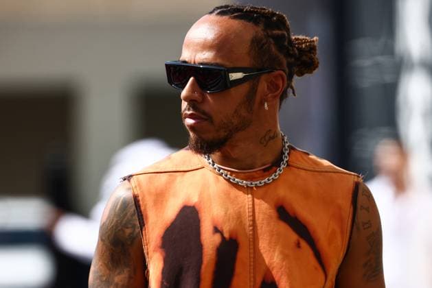 November 25, 2023, Abu Dhabi, United Arab Emirates: Lewis Hamilton of Mercedes is seen in a paddock ahead of Practice 3 of Formula 1 Abu Dhabi Grand Prix at Yas Marina Circuit on November 25, 2023 in Abu Dhabi, United Arab Emirates. Abu Dhabi United Arab Emirates - ZUMAz156 0367761189st Copyright: xBeataxZawrzelx