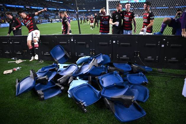 Bilder des Jahres 2023, Sport 11 November Sport Themen der Woche KW47 ALEAGUE SYDNEY WANDERERS, Broken stadium seating is seen as Wanderers players celebrate their win in the A-League Mens Round 5 match between Sydney FC and Western Sydney Wanderers at Allianz Stadium in Sydney, Saturday, November 25, 2023. ( NO ARCHIVING, EDITORIAL USE ONLY, NO USE IN BOOKS WITHOUT CONSENT SYDNEY NEW SOUTH WALES AUSTRALIA  Copyright: xDANxHIMBRECHTSx 20231125001869536422