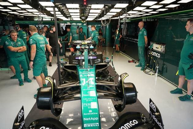 25 11 2023, Yas Marina Circuit, Abu Dhabi, Formula 1 Etihad Airways Abu Dhabi Grand Prix 2023 , pictured Fernando Alonso ESP , Aston Martin Aramco Cognizant Formula One Team Abu Dhabi Yas Marina Circuit United Arab Emirates  eu-images-506