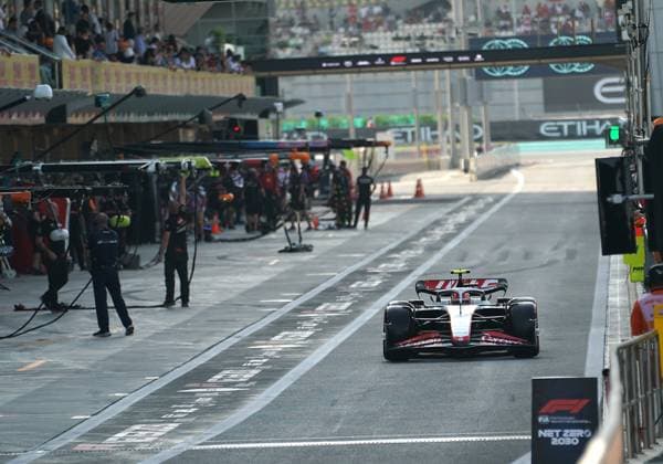 Formula 1 Etihad Airways Abu Dhabi Grand Prix 2023 25 11 2023, Yas Marina Circuit, Abu Dhabi, Formula 1 Etihad Airways Abu Dhabi Grand Prix 2023 , pictured Nico Hülkenberg DEU , MoneyGram Haas F1 Team nordphotoxGmbHx xBratic nph00250