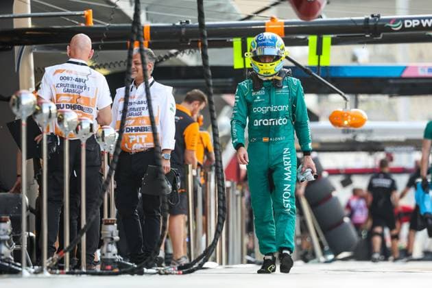 ALONSO Fernando (spa), Aston Martin F1 Team AMR23, portrait during the 2023 Formula 1 Etihad Airways Abu Dhabi Grand Prix, 22th round of the 2023 Formula One World Championship, WM, Weltmeisterschaft from November 24 to 26, 2023 on the Yas Marina Circuit, in Abu Dhabi - F1 - ABU DHABI GRAND PRIX 2023 DPPI Panoramic  00123047_G0OD3020