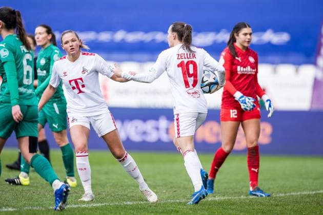 DFB Pokal der Frauen Achtelfinale, SGS Essen 1 FC Köln 25 11 2023 Cheering for 2 1 by Dora Zeller 1 FC Köln, 19 DFB Pokal der Frauen Achtelfinale, SGS Essen 1 FC Köln, Essen, Stadion an der Hafenstrasse on 25 11 2023 DFB REGULATIONS PROHIBIT ANY USE OF PHOTOGRAPHS AS IMAGE SEQUENCES AND OR QUASI VIDEO Copyright: xBEAUTIFULxSPORTS Wunderlx