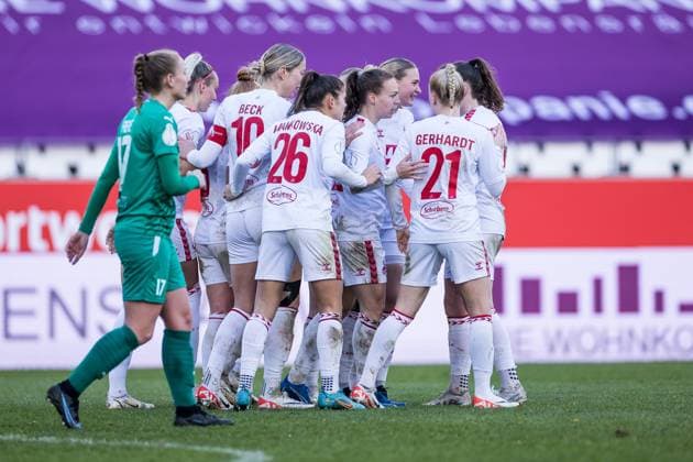 DFB Pokal der Frauen Achtelfinale, SGS Essen 1 FC Köln 25 11 2023 Cheering for 2 3 by Dora Zeller 1 FC Köln, 19 DFB Pokal der Frauen Achtelfinale, SGS Essen 1 FC Köln, Essen, Stadion an der Hafenstrasse on 25 11 2023 DFB REGULATIONS PROHIBIT ANY USE OF PHOTOGRAPHS AS IMAGE SEQUENCES AND OR QUASI VIDEO Copyright: xBEAUTIFULxSPORTS Wunderlx