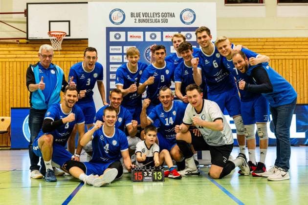 25 11 2023, GER, 2 BL Maenner Sued, Volleyball,Saison 2023 2024, Blue Volleys Gotha vs TV Buehl The Blue Volleys Gotha team celebrates after the victory against TV Buehl 99867 Gotha Ernestiner Halle Thuringia Germany