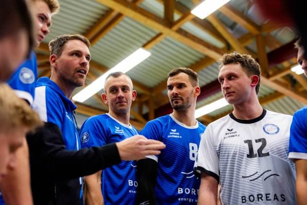 25 11 2023, GER, 2 BL Maenner Sued, Volleyball,Saison 2023 2024, Blue Volleys Gotha vs TV Buehl Jonas Kronseder Blue Volleys Gotha Gorski, Tomasz Blue Volleys Gotha Dominik Duchac Blue Volleys Gotha Stueckrad, Max Blue Volleys Gotha 99867 Gotha Ernestiner Halle Thüringen Germany