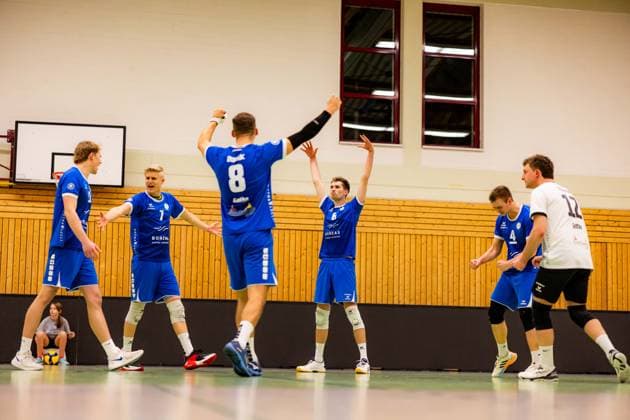 25 11 2023, GER, 2 BL Maenner Sued, Volleyball,Saison 2023 2024, Blue Volleys Gotha vs TV Buehl Erik Niederluecke Blue Volleys Gotha 99867 Gotha Ernestiner Halle Thüringen Germany