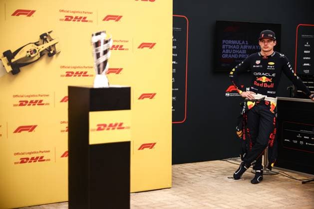 November 26, 2023, Abu Dhabi, United Arab Emirates: Max Verstappen of Red Bull Racing receives DHL Fastest Lap Award 2023 ahead of Formula 1 Abu Dhabi Grand Prix at Yas Marina Circuit on November 26, 2023 in Abu Dhabi, United Arab Emirates. Abu Dhabi United Arab Emirates - ZUMAz156 0367994002st Copyright: xBeataxZawrzelx