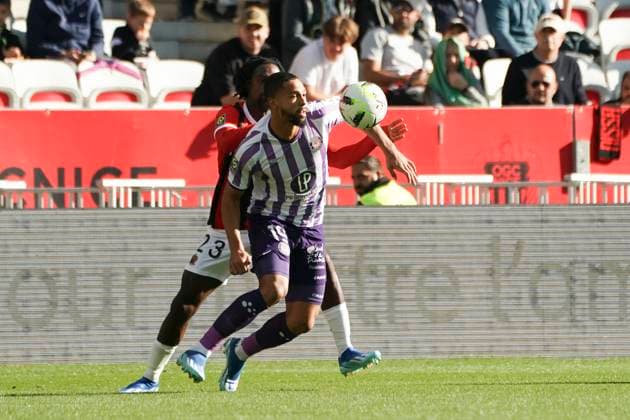 Frank Magri (Toulouse FC) - Jordan Lotomba (OGC Nice) FOOTBALL : OGC Nice vs Toulouse FC - Ligue 1 Uber Eats - Nice - 26 11 2023 NorbertScanella Panoramic 