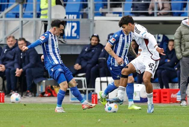 26 11 2023 Soccer Season 2023 2024 2 Soccer Bundesliga 14 Matchday Karlsruher SC KSC 1 FC Nuremberg FCN Club Sportfoto Zink DaMa xdaxmax DFL regulations prohibit any use of photographs as image sequences and or quasi video only for editorial use Paul Nebel 26, Karlsruher SC KSC Can Yilmaz Uzun 42, 1 FC Nuremberg FCN