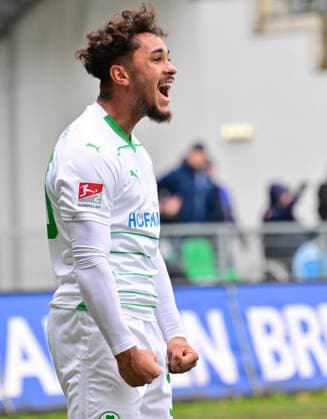 26 11 2023 Soccer Season 2023 2024 2 Soccer Bundesliga 14 Matchday SpVgg Greuther Fürth Kleeblatt SV Wehen Wiesbaden SVWW Sportfoto Zink xwoxzix DFL regulations prohibit any use of photographs as image sequences and or quasi video only for editorial use Torjubel Jubel Freude nach Treffer Torschuß zum 1 0 durch Armindo Sieb 30, SpVgg Greuther Fürth