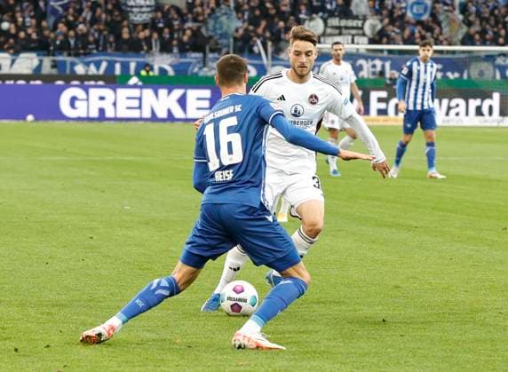 26 11 2023 Soccer Season 2023 2024 2 Soccer Bundesliga 14 Matchday Karlsruher SC KSC 1 FC Nuremberg FCN Club Sportfoto Zink DaMa xdaxmax DFL regulations prohibit any use of photographs as image sequences and or quasi video only for editorial use Philip Heise 16, Karlsruher SC KSC Lukas Schleimer 36, 1 FC Nuremberg FCN