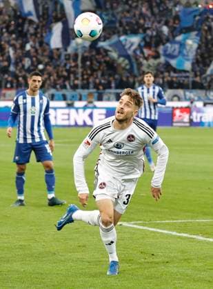 26 11 2023 Soccer Season 2023 2024 2 Soccer Bundesliga 14 Matchday Karlsruher SC KSC 1 FC Nürnberg FCN Club Sportfoto Zink DaMa xdaxmax DFL regulations prohibit any use of photographs as image sequences and or quasi video only for editorial use Lukas Schleimer 36, 1 FC Nürnberg FCN Freisteller Einzelbild