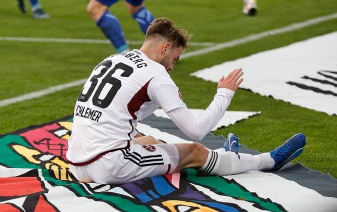 26 11 2023 football season 2023 2024 2 football Bundesliga 14 matchday Karlsruher SC KSC 1 FC Nürnberg FCN Club Sportfoto Zink DaMa xdaxmax DFL regulations prohibit any use of photographs as image sequences and or quasi video only for editorial use Lukas Schleimer 36, 1 FC Nürnberg FCN disappointed Disappointment on the ground