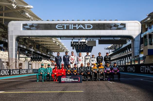 November 26, 2023, Abu Dhabi, United Arab Emirates: F1 drivers pose for a group photo ahead of drivers parade of Formula 1 Abu Dhabi Grand Prix at Yas Marina Circuit on November 26, 2023 in Abu Dhabi, United Arab Emirates. Abu Dhabi United Arab Emirates - ZUMAz156 0368014138st Copyright: xBeataxZawrzelx