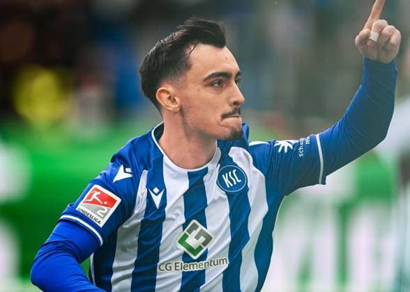 Paul Nebel Karlsruher SC, 26 celebrates his goal for 1 0, GER, Karlsruher SC vs 1 FC Nuernberg, Sport, Soccer, Men, 2 Bundesliga, Matchday 14, Season 2023 2024, 26 11 2023, DFL REGULATES PROHIBIT ANY USE OF PHOTOGRAPHS AS IMAGE SEQUENCES AND OR QUASI VIDEO GER, Karlsruher SC vs 1 FC Nuernberg, Sport, Football, Men, 2 Bundesliga, Matchday 14, Season 2023 2024, 26 11 2023, Karlsruhe Copyright: xEibner-Pressefoto SilasxSchuellex EP_SSR