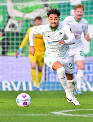 26 11 2023 Soccer Season 2023 2024 2 Soccer Bundesliga 14 Matchday SpVgg Greuther Fürth Kleeblatt SV Wehen Wiesbaden SVWW Sportfoto Zink xwoxzix DFL regulations prohibit any use of photographs as image sequences and or quasi video only for editorial use Armindo Sieb 30, SpVgg Greuther Fürth Freisteller Einzelbild