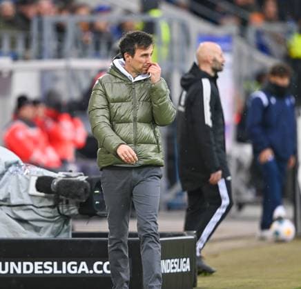 Christian Eichner Karlsruher SC, Head Coach watches the match with concentration, GER, Karlsruher SC vs 1 FC Nuernberg, Sport, Soccer, Men, 2 Bundesliga, Matchday 14, Season 2023 2024, 26 11 2023, DFL REGULATES PROHIBIT ANY USE OF PHOTOGRAPHS AS IMAGE SEQUENCES AND OR QUASI VIDEO GER, Karlsruher SC vs 1 FC Nuernberg, Sport, Football, Men, 2 Bundesliga, Matchday 14, Season 2023 2024, 26 11 2023, Karlsruhe Copyright: xEibner-Pressefoto SilasxSchuellex EP_SSR