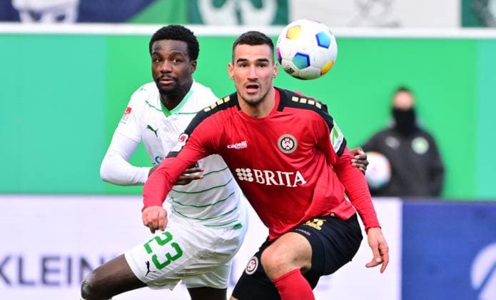 26 11 2023 Soccer Season 2023 2024 2 Soccer Bundesliga 14 Matchday SpVgg Greuther Fürth Kleeblatt SV Wehen Wiesbaden SVWW Sportfoto Zink xwoxzix DFL regulations prohibit any use of photographs as image sequences and or quasi video only for editorial use Gideon Jung 23, SpVgg Greuther Fürth Ivan Prtajin 18, SV Wehen 1926 Wiesbaden SVWW