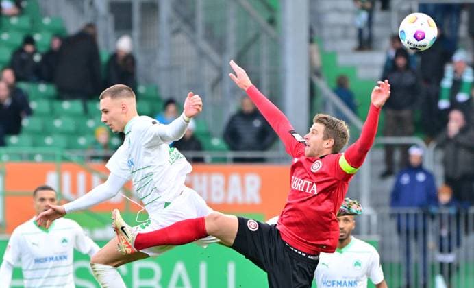 26 11 2023 Soccer Season 2023 2024 2 Soccer Bundesliga 14 Matchday SpVgg Greuther Fürth Kleeblatt SV Wehen Wiesbaden SVWW Sportfoto Zink xwoxzix DFL regulations prohibit any use of photographs as image sequences and or quasi video only for editorial use Tim Lemperle 19, SpVgg Greuther Fürth Marcus Mathisen 24, SV Wehen 1926 Wiesbaden SVWW