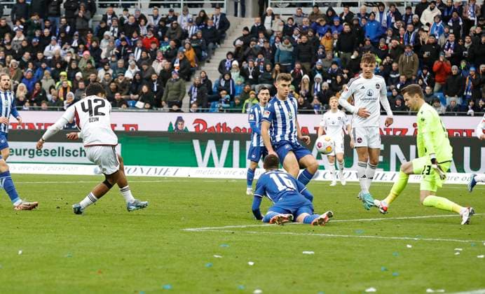 26 11 2023 Soccer Season 2023 2024 2 Soccer Bundesliga 14 Matchday Karlsruher SC KSC 1 FC Nuremberg FCN Club Sportfoto Zink DaMa xdaxmax DFL regulations prohibit any use of photographs as image sequences and or quasi video only for editorial use Goal Goal Shot to 1 1 Goalscorer Can Yilmaz Uzun 42, 1 FC Nuremberg FCN vs Philip Heise 16, Karlsruher SC KSC Patrick Drewes 23, Karlsruher SC KSC