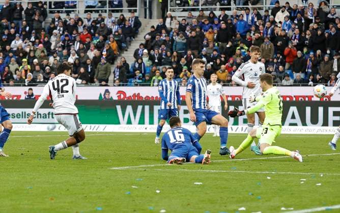 26 11 2023 Soccer Season 2023 2024 2 Soccer Bundesliga 14 Matchday Karlsruher SC KSC 1 FC Nuremberg FCN Club Sportfoto Zink DaMa xdaxmax DFL regulations prohibit any use of photographs as image sequences and or quasi video only for editorial use Goal Goal Shot to 1 1 Goalscorer Can Yilmaz Uzun 42, 1 FC Nuremberg FCN vs Philip Heise 16, Karlsruher SC KSC Patrick Drewes 23, Karlsruher SC KSC