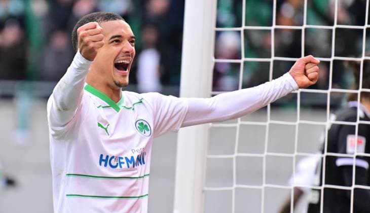 26 11 2023 Soccer Season 2023 2024 2 Soccer Bundesliga 14 Matchday SpVgg Greuther Fürth Kleeblatt SV Wehen Wiesbaden SVWW Sportfoto Zink xwoxzix DFL regulations prohibit any use of photographs as image sequences and or quasi video only for editorial use Maximilian Solomon Dietz 33, SpVgg Greuther Fürth Jubel Freude