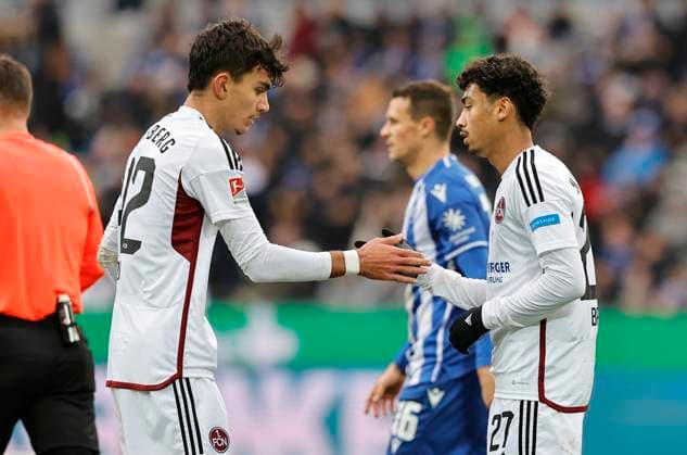 26 11 2023 Soccer season 2023 2024 2 Soccer Bundesliga 14 Matchday Karlsruher SC KSC 1 FC Nürnberg FCN Club Sportfoto Zink DaMa xdaxmax DFL regulations prohibit any use of photographs as image sequences and or quasi video only for editorial use Jubel Freude Torjubel nach Tor zum 1 1 Can Yilmaz Uzun 42, 1 FC Nürnberg FCN Nathaniel Brown 27, 1 FC Nürnberg FCN jubelt freut sich Torschütze Can Yilmaz Uzun 42, 1 FC Nürnberg FCN
