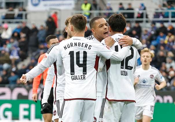 26 11 2023 Soccer Season 2023 2024 2 Soccer Bundesliga 14 Matchday Karlsruher SC KSC 1 FC Nuremberg FCN Club Sportfoto Zink DaMa xdaxmax DFL regulations prohibit any use of photographs as image sequences and or quasi video only for editorial use Jubel Freude Torjubel nach Tor zum 1 1 Can Yilmaz Uzun 42, 1 FC Nuremberg FCN und Mannschaft Team jubelt freut sich Torschütze Can Yilmaz Uzun 42, 1 FC Nuremberg FCN