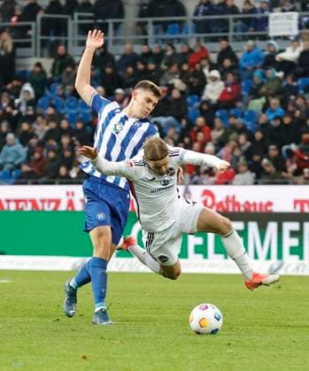 26 11 2023 Soccer Season 2023 2024 2 Soccer Bundesliga 14 Matchday Karlsruher SC KSC 1 FC Nuremberg FCN Club Sportfoto Zink DaMa xdaxmax DFL regulations prohibit any use of photographs as image sequences and or quasi video only for editorial use Marcel Beifus 4, Karlsruher SC KSC Felix Lohkemper 7, 1 FC Nuremberg FCN