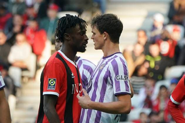 Evann Guesssand (OGC Nice) - Rasmus Schmidt Nicolaisen (Toulouse FC) FOOTBALL : OGC Nice vs Toulouse FC - Ligue 1 Uber Eats - Nice - 26 11 2023 NorbertScanella Panoramic 