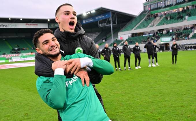 26 11 2023 Soccer Season 2023 2024 2 Soccer Bundesliga 14 Matchday SpVgg Greuther Fürth Kleeblatt SV Wehen Wiesbaden SVWW Sportfoto Zink xwoxzix DFL regulations prohibit any use of photographs as image sequences and or quasi video only for editorial use Kerim Calhanoglu 21, SpVgg Greuther Fürth Tim Lemperle 19, SpVgg Greuther Fürth Jubel Freude nach Spielende