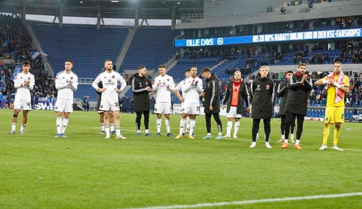 26 11 2023 Soccer Season 2023 2024 2 Soccer Bundesliga 14 Matchday Karlsruher SC KSC 1 FC Nuremberg FCN Club Sportfoto Zink DaMa xdaxmax DFL regulations prohibit any use of photographs as image sequences and or quasi video only for editorial use Mannschaft Team of FCN disappointed Disappointment after the end of the match