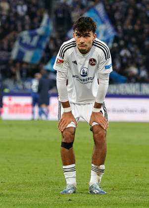 26 11 2023 Soccer Season 2023 2024 2 Soccer Bundesliga 14 Matchday Karlsruher SC KSC 1 FC Nuremberg FCN Club Sportfoto Zink DaMa xdaxmax DFL regulations prohibit any use of photographs as image sequences and or quasi video only for editorial use Can Yilmaz Uzun 42, 1 FC Nuremberg FCN disappointed Disappointment after the end of the match