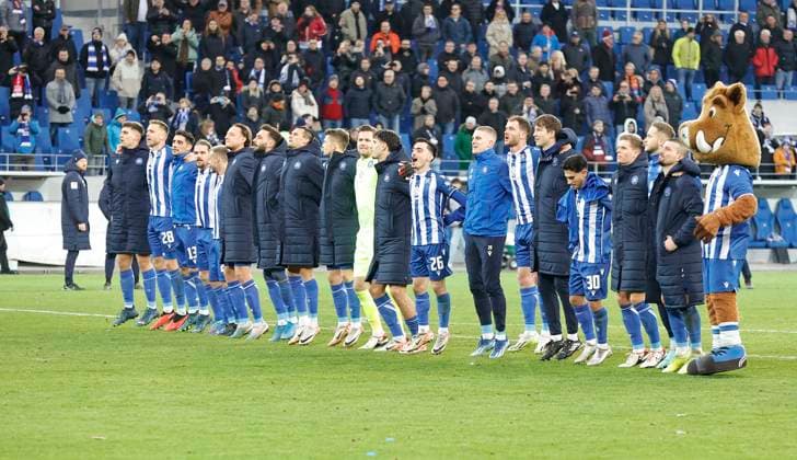 26 11 2023 Soccer Season 2023 2024 2 Soccer Bundesliga 14 Matchday Karlsruher SC KSC 1 FC Nürnberg FCN Club Sportfoto Zink DaMa xdaxmax DFL regulations prohibit any use of photographs as image sequences and or quasi video only for editorial use joy jubilation after end of match team team of KSC celebrates with spectators audience fans