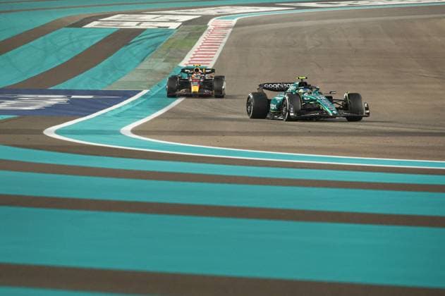 14 ALONSO Fernando (spa), Aston Martin F1 Team AMR23, action during the 2023 Formula 1 Etihad Airways Abu Dhabi Grand Prix, 22th round of the 2023 Formula One World Championship, WM, Weltmeisterschaft from November 24 to 26, 2023 on the Yas Marina Circuit, in Abu Dhabi - F1 - ABU DHABI GRAND PRIX 2023 - RACE DPPI Panoramic  G0OD5740 copie