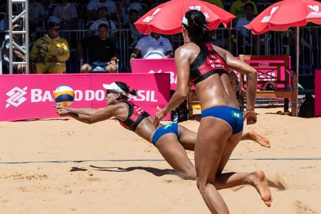 (231126) -- JOAO PESSOA, Nov. 26, 2023 -- Xue Chen Xia Xinyi (L) of China compete during the women s semifinal match between Xue Chen Xia Xinyi of China and Ana Patricia Duda of Brazil at the World Beach volleyball, Beachvolleyball Pro Tour 2023 in Joao Pessoa, Brazil, Nov. 26, 2023. ) (SP)BRAZIL-JOAO PESSOA-BEACH VOLLEYBALL-WORLD PRO TOUR WangxTiancong 