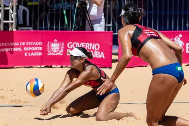 (231126) -- JOAO PESSOA, Nov. 26, 2023 -- Xue Chen Xia Xinyi (L) of China compete during the women s semifinal match between Xue Chen Xia Xinyi of China and Ana Patricia Duda of Brazil at the World Beach volleyball, Beachvolleyball Pro Tour 2023 in Joao Pessoa, Brazil, Nov. 26, 2023. ) (SP)BRAZIL-JOAO PESSOA-BEACH VOLLEYBALL-WORLD PRO TOUR WangxTiancong 