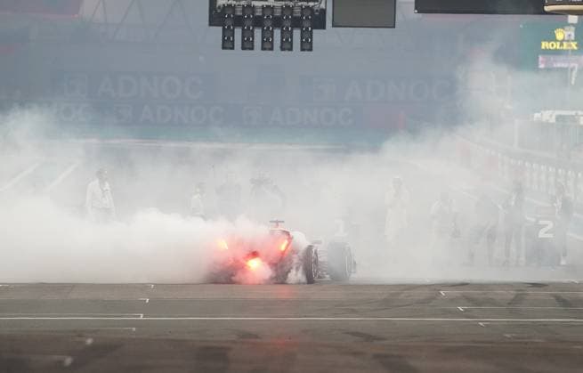 Formula 1 Etihad Airways Abu Dhabi Grand Prix 2023 26 11 2023, Yas Marina Circuit, Abu Dhabi, Formula 1 Etihad Airways Abu Dhabi Grand Prix 2023 , pictured winner Max Verstappen NLD , Oracle Red Bull Racing doing donuts with his car on the start-finish straight nordphotoxGmbHx xBratic nph00250