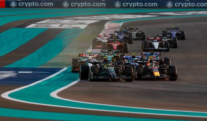 44 Lewis Hamilton GBR, Mercedes AMG Petronas F1 Team , 11 Sergio Perez MEX, Oracle Red Bull Racing , F1 Grand Prix of Abu Dhabi at Yas Marina Circuit on November 26, 2023 in Abu Dhabi, United Arab Emirates Photo by HOCH ZWEI Abu Dhabi United Arab Emirates