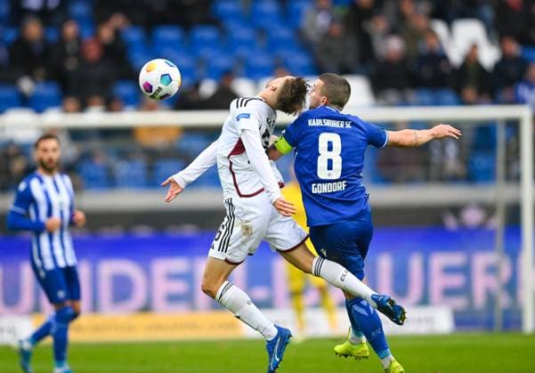 Scene during the match, Jerome Gondorf Karlsruher SC, 8 pushes Lukas Schleimer 1 FC Nuernberg, 36 away, Foul, GER, Karlsruher SC vs 1 FC Nuernberg, Sport, Football, Men, 2 Bundesliga, Matchday 14, Season 2023 2024, 26 11 2023, DFL REGULATES PROHIBIT ANY USE OF PHOTOGRAPHS AS IMAGE SEQUENCES AND OR QUASI VIDEO GER, Karlsruher SC vs 1 FC Nuernberg, Sport, Football, Men, 2 Bundesliga, Matchday 14, Season 2023 2024, 26 11 2023, Karlsruhe Copyright: xEibner-Pressefoto SilasxSchuellex EP_SSR