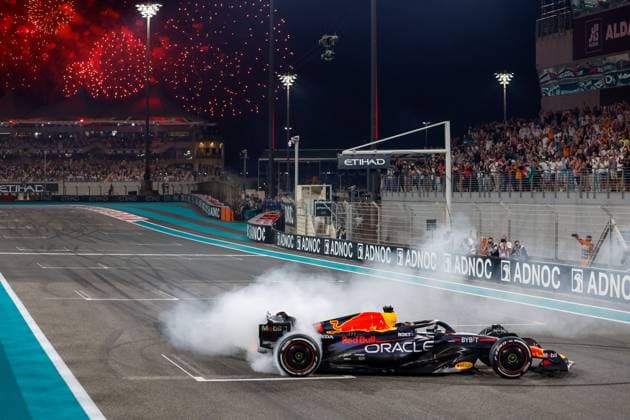 1 Max Verstappen NLD, Oracle Red Bull Racing , F1 Grand Prix of Abu Dhabi at Yas Marina Circuit on November 26, 2023 in Abu Dhabi, United Arab Emirates Photo by HOCH ZWEI Abu Dhabi United Arab Emirates