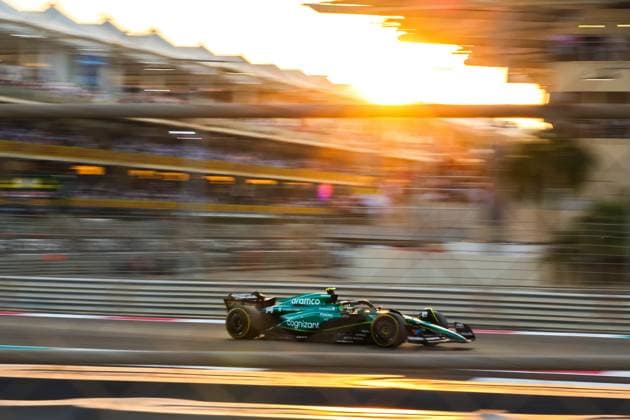 14 ALONSO Fernando (spa), Aston Martin F1 Team AMR23, action during the 2023 Formula 1 Etihad Airways Abu Dhabi Grand Prix, 22th round of the 2023 Formula One World Championship, WM, Weltmeisterschaft from November 24 to 26, 2023 on the Yas Marina Circuit, in Abu Dhabi - F1 - ABU DHABI GRAND PRIX 2023 - RACE DPPI Panoramic  F12023GP23ABU_HZ_6991
