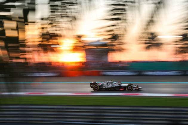 22 TSUNODA Yuki (jap), Scuderia AlphaTauri AT04, action during the 2023 Formula 1 Etihad Airways Abu Dhabi Grand Prix, 22th round of the 2023 Formula One World Championship, WM, Weltmeisterschaft from November 24 to 26, 2023 on the Yas Marina Circuit, in Abu Dhabi - F1 - ABU DHABI GRAND PRIX 2023 - RACE DPPI Panoramic  F12023GP23ABU_HZ_7610