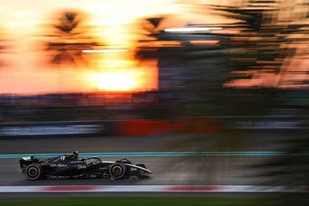 Sport Themen der Woche KW47 Sport Bilder des Tages 77 BOTTAS Valtteri (fin), Alfa Romeo F1 Team Stake C43, action during the 2023 Formula 1 Etihad Airways Abu Dhabi Grand Prix, 22th round of the 2023 Formula One World Championship, WM, Weltmeisterschaft from November 24 to 26, 2023 on the Yas Marina Circuit, in Abu Dhabi - F1 - ABU DHABI GRAND PRIX 2023 - RACE DPPI Panoramic  F12023GP23ABU_HZ_7876