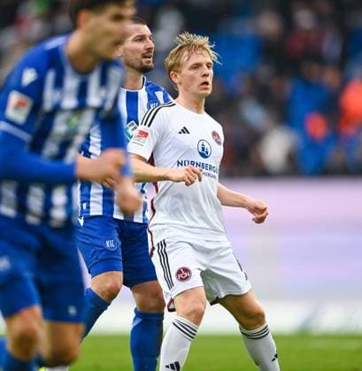 Mats Moller Daehli 1 FC Nuernberg, 10 in focus, GER, Karlsruher SC vs 1 FC Nuernberg, Sport, Soccer, Men, 2 Bundesliga, Matchday 14, Season 2023 2024, 26 11 2023, DFL REGULATES PROHIBIT ANY USE OF PHOTOGRAPHS AS IMAGE SEQUENCES AND OR QUASI VIDEO GER, Karlsruher SC vs 1 FC Nuernberg, Sport, Football, Men, 2 Bundesliga, Matchday 14, Season 2023 2024, 26 11 2023, Karlsruhe Copyright: xEibner-Pressefoto SilasxSchuellex EP_SSR