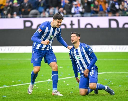 Lars Stindl Karlsruher SC, 13 is annoyed after a missed goal chance and is rebuilt and motivated by Igor Matanovic Karlsruher SC, 9, GER, Karlsruher SC vs 1 FC Nuernberg, Sport, Fußball, Herren, 2 Bundesliga, 14 Spieltag, Matchday 2023 2024, 26 11 2023, DFL REGULATES PROHIBIT ANY USE OF PHOTOGRAPHS AS IMAGE SEQUENCES AND OR QUASI VIDEO GER, Karlsruher SC vs 1 FC Nuernberg, Sport, Football, Men, 2 Bundesliga, 14 Matchday, Matchday 2023 2024, 26 11 2023, Karlsruhe Copyright: xEibner-Pressefoto SilasxSchuellex EP_SSR