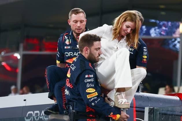 November 26, 2023, Abu Dhabi, United Arab Emirates: Geri Halliwell is seen during Formula 1 Abu Dhabi Grand Prix at Yas Marina Circuit on November 26, 2023 in Abu Dhabi, United Arab Emirates. Abu Dhabi United Arab Emirates - ZUMAz156 0368215468st Copyright: xBeataxZawrzelx