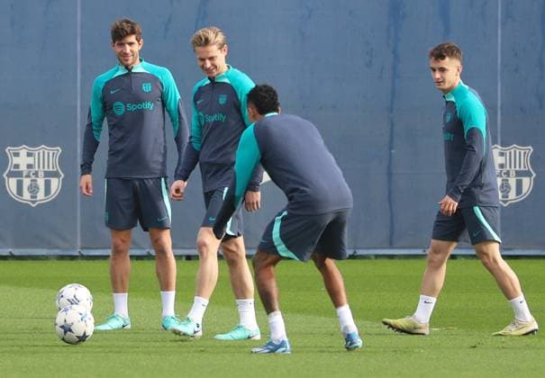 FC Barcelona, Barca Training Before The Champions League Match Against FC Porto Sergi Roberto and Frenkie de Jong are training before the UEFA Champions League match against FC Porto in Barcelona, Spain, on November 27, 2023. Barcelona Barcelona Spain  Copyright: xUrbanandsportx originalFilename:urbanandsport-fcbarcel231127_npuAk.jpg