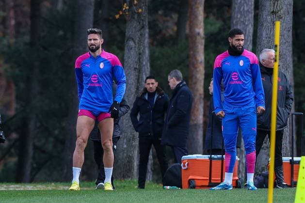 AC Milan MD 1 Training UEFA Champions League 2023 24 27 11 2023 Olivier Giroud of AC Milan L and Ruben Loftus Cheek of AC Milan seen in action during the AC Milan training session at Milanello Sports Center ahead of their UEFA Champions League 2023 24 Group Stage F match against Borussia Dortmund at Centro Sportivo Milanello, Carnago, Italy on November 27, 2023 Photo FCI Fabrizio Carabelli Copyright: xBEAUTIFULxSPORTS Carabellix
