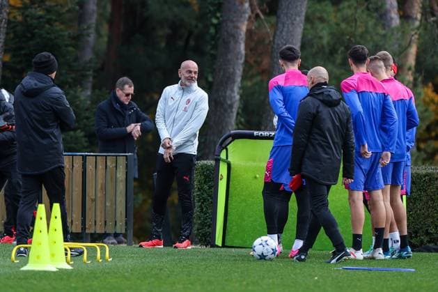AC Milan MD 1 Training UEFA Champions League 2023 24 27 11 2023 Stefano Pioli Head Coach of AC Milan seen during the AC Milan training session at Milanello Sports Center ahead of their UEFA Champions League 2023 24 Group Stage F match against Borussia Dortmund at Centro Sportivo Milanello, Carnago, Italy on November 27, 2023 Photo FCI Fabrizio Carabelli Copyright: xBEAUTIFULxSPORTS Carabellix